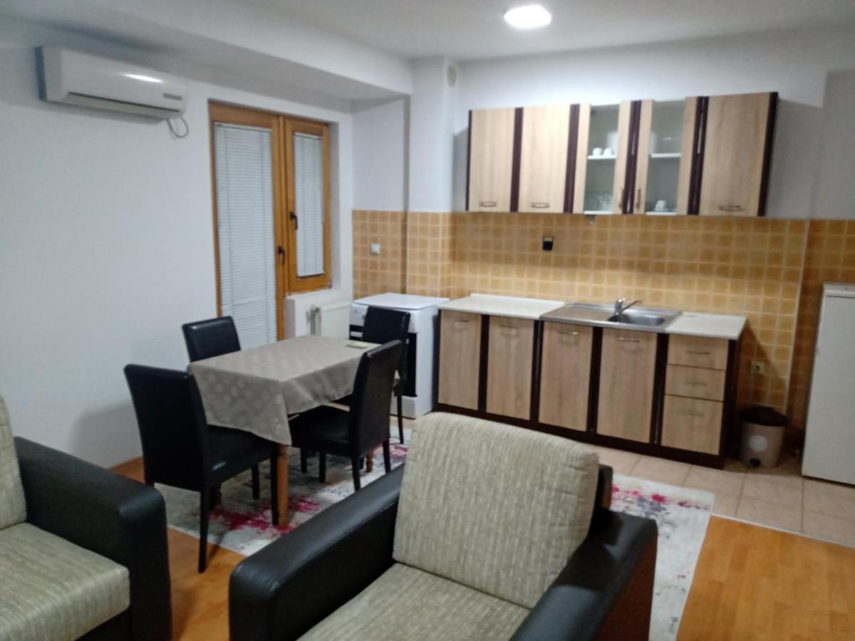 Nika Apartment Skopje Zewnętrze zdjęcie